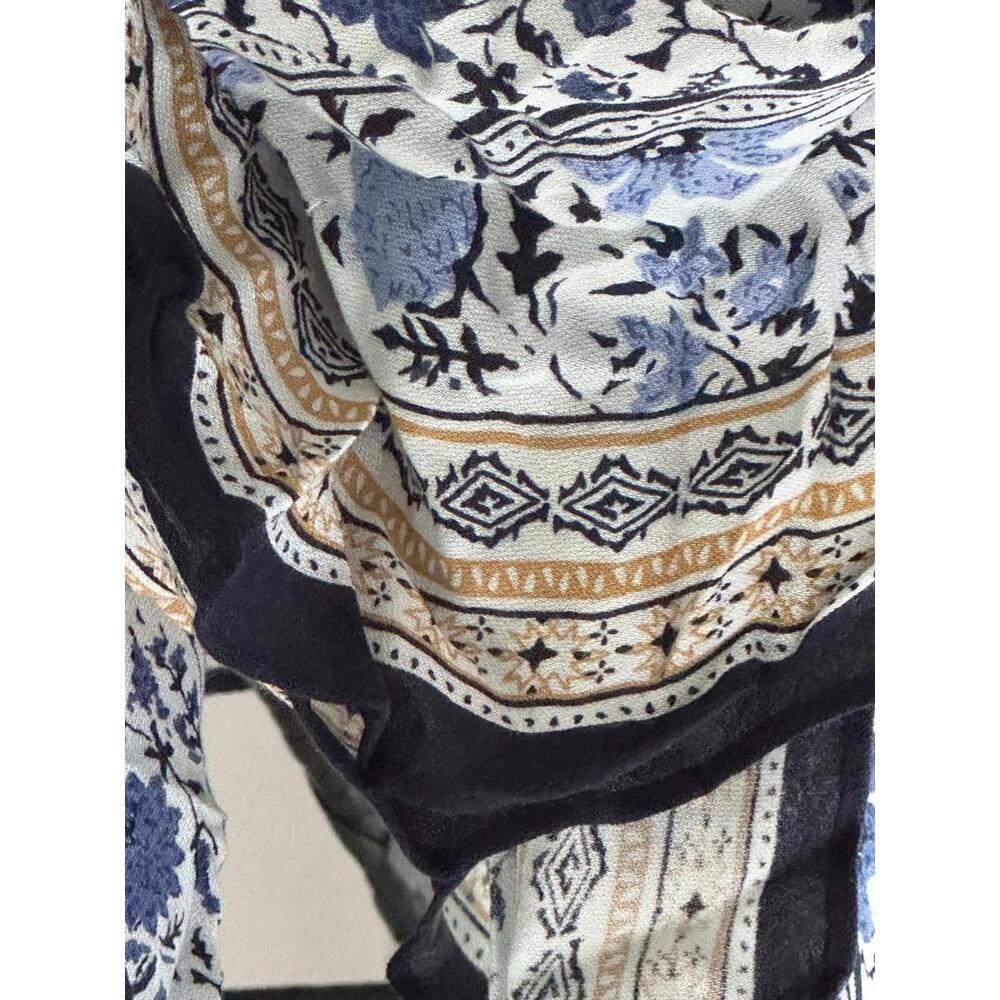 Elegant Floral Print Scarf - Picture 2 of 2